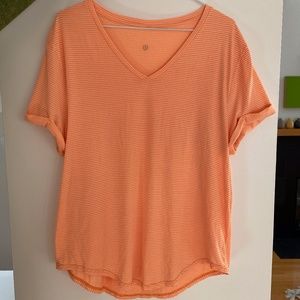 Lululemon | love tee